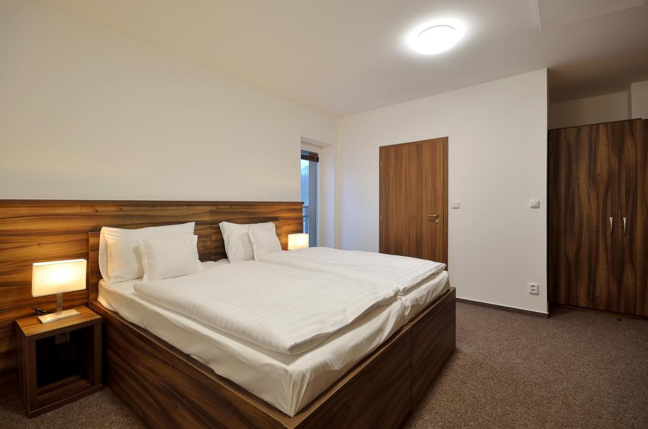 Penzion Kuzelna Hotel Trutnov Buitenkant foto